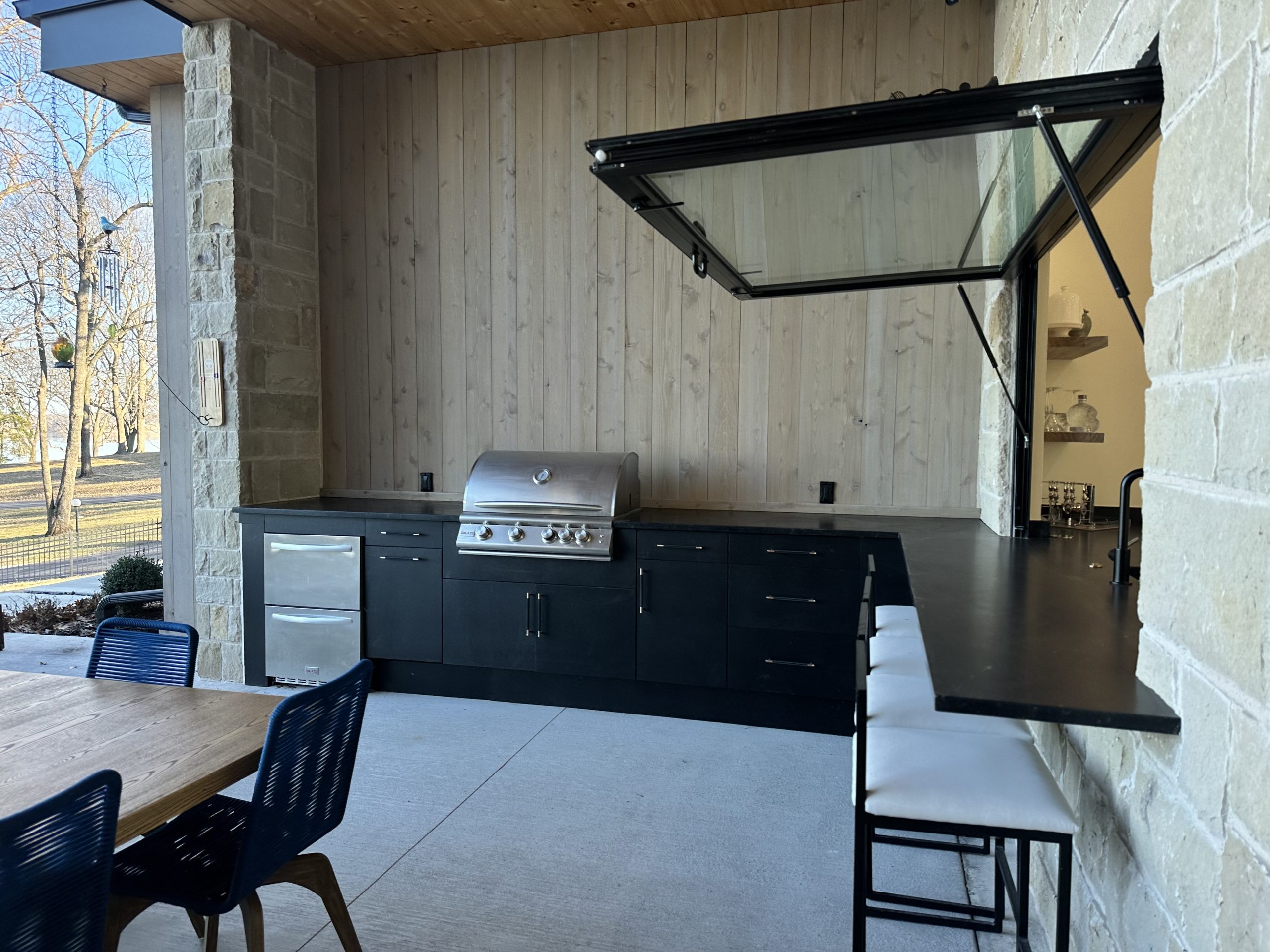 Outdoor Kitchen W/ Pass-through Bar to Kitchen