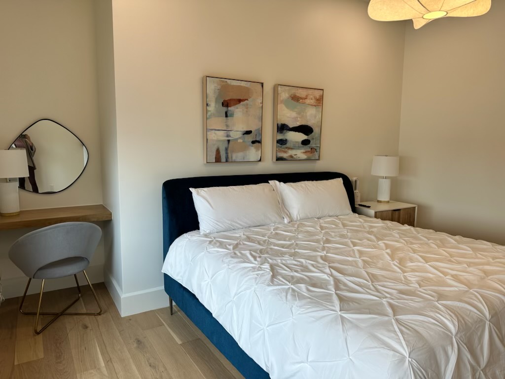 Upper-Level Suite #2 w/ Make-up Desk & Smart TV